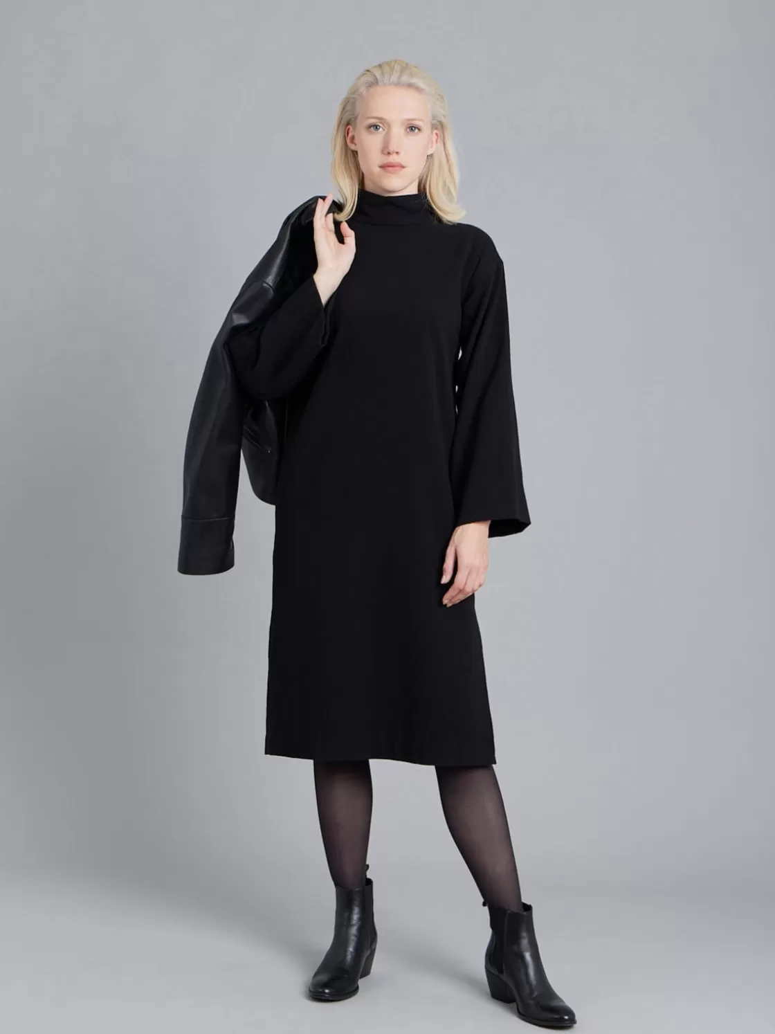 Women agnès b. Dresses<Black High Neck Kimono Dress